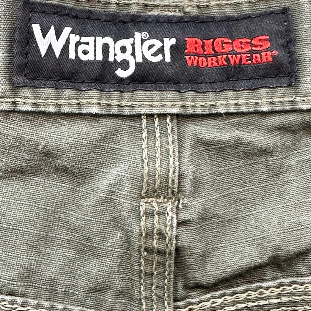 WRANGLER Riggs Workwear Men's Cargo Pants • 36 • green